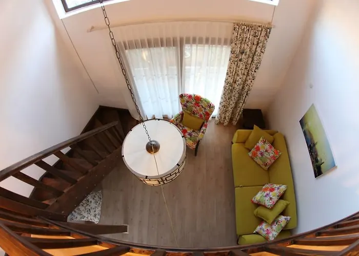 Mimoza Karaburun (Izmir)